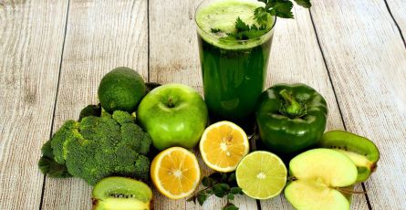 Suplementy dla wegetarian – jakie witaminy na diecie wegańskiej przyjmować?